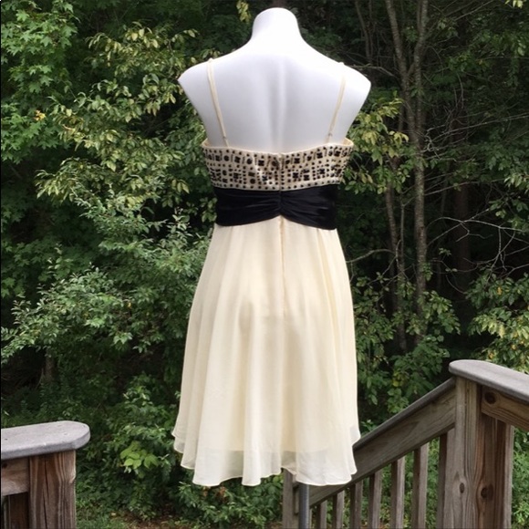 BCBGMaxAzria black jewels over cream mini size 10 - Picture 4 of 7